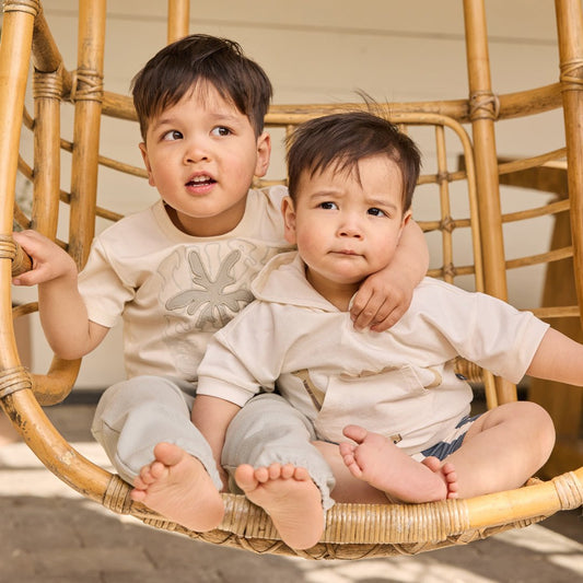 Completo Bambino 2 Pezzi Pantaloncini a Righe e Felpa Con Cappuccio Dirkje N58590 - 8720815592683 - DarSaGiocattoli