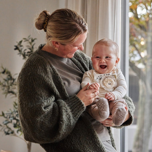 Dirkje Pantaloni Jogging Neonato Morbidi Marroni Con Cuciture Laterali O56573 - 8720815510250 - DarSaGiocattoli