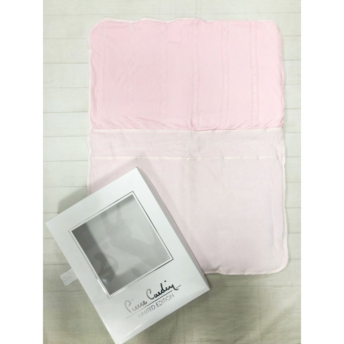 Pierre Cardin Copertina Neonata Rosa Edizione Limitata 47x36x50 PCLECO014 - 8054757695462 - DarSaGiocattoli